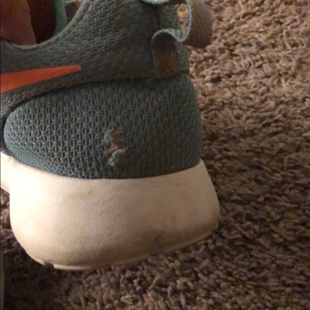 Nike Roches - Picture 2 of 2